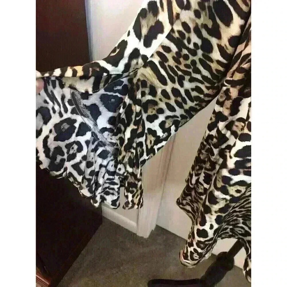 Karen Kane Plus Size 0X  Leopard Print Blouse Bell Sleeves L/S USA Made - Picture 3 of 7